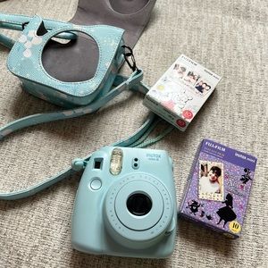 Fujifilm instax Polaroid camera
